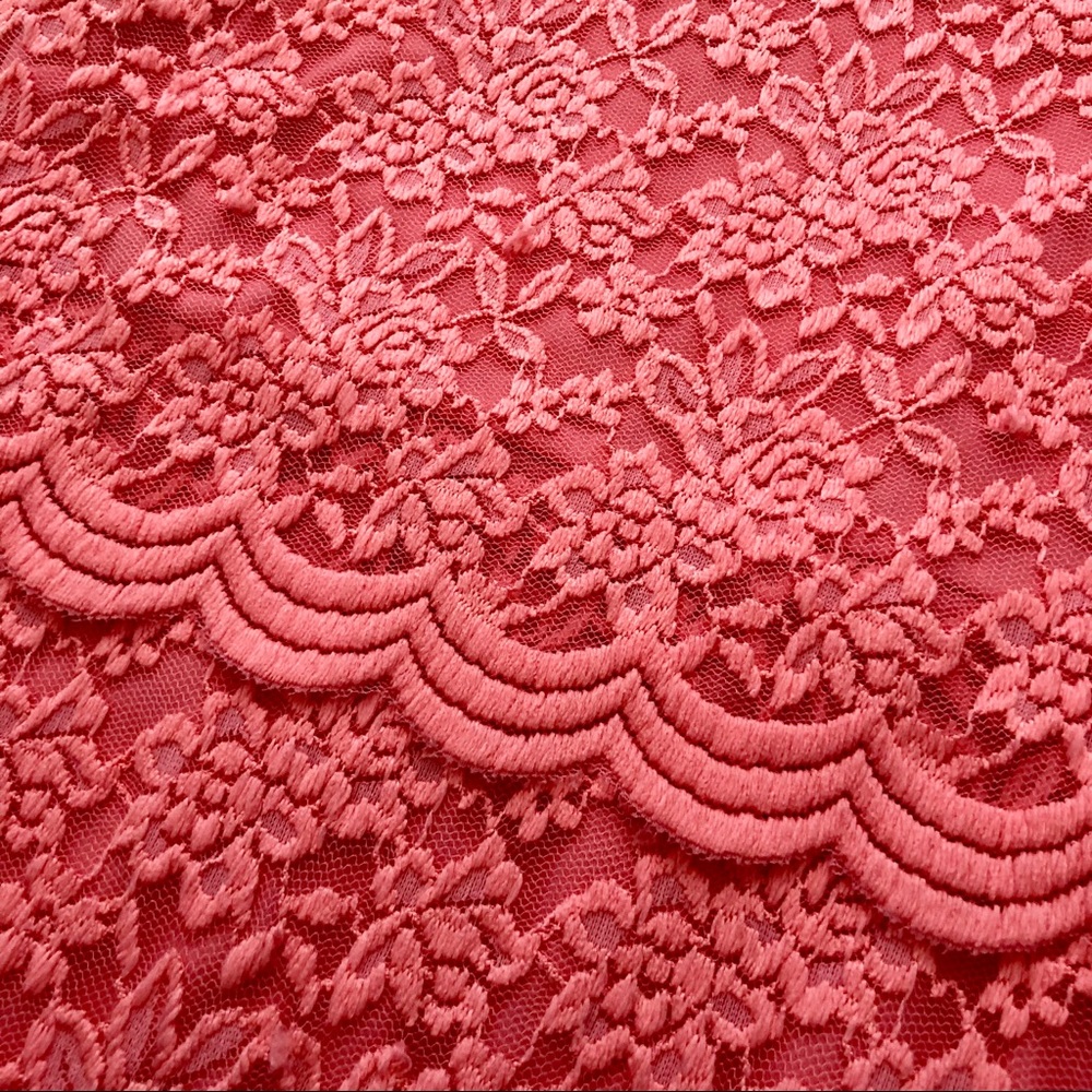 Coral lace bodycon dress - Picture 3 of 6